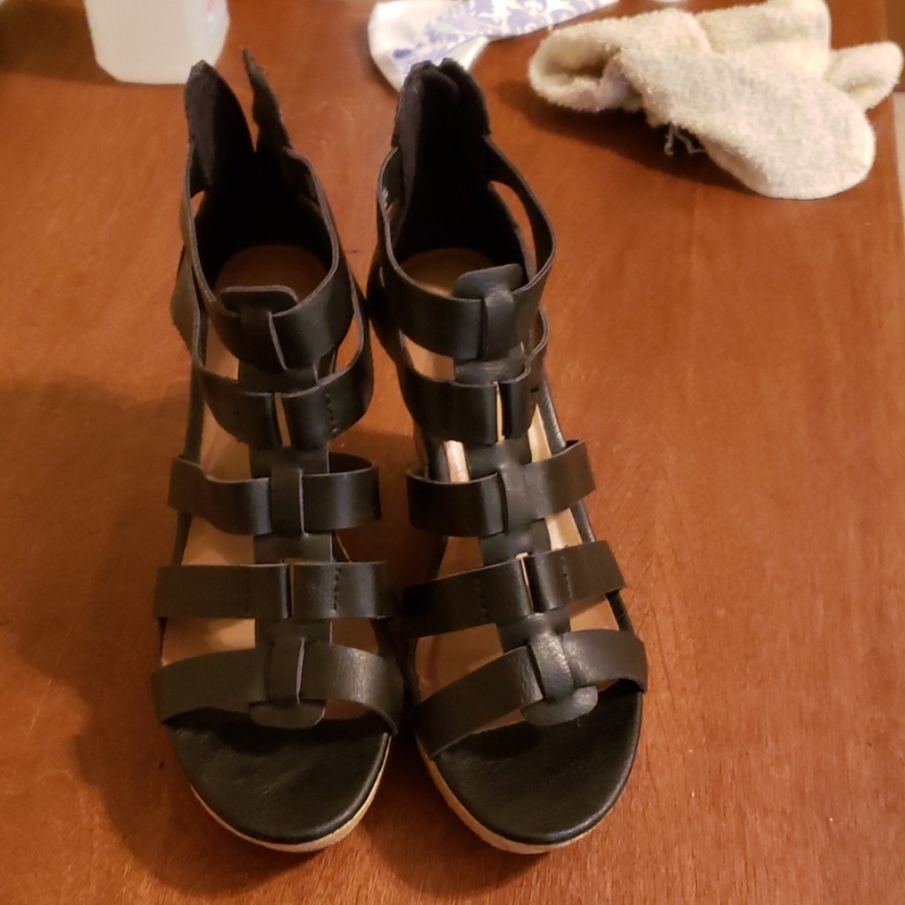 Sandal Black with creme colored wedge.